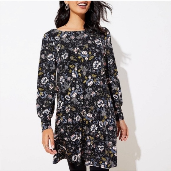 LOFT Dresses & Skirts - 🌹Loft black floral swing dress with long sleeves and button cuffs. Size XS. NWT.